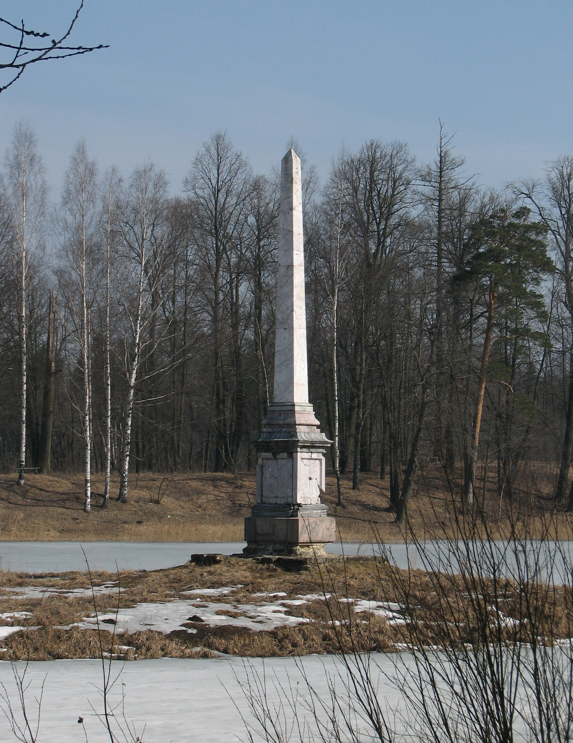 2008-04-05 Гатчина. Чесменский обелиск (1)