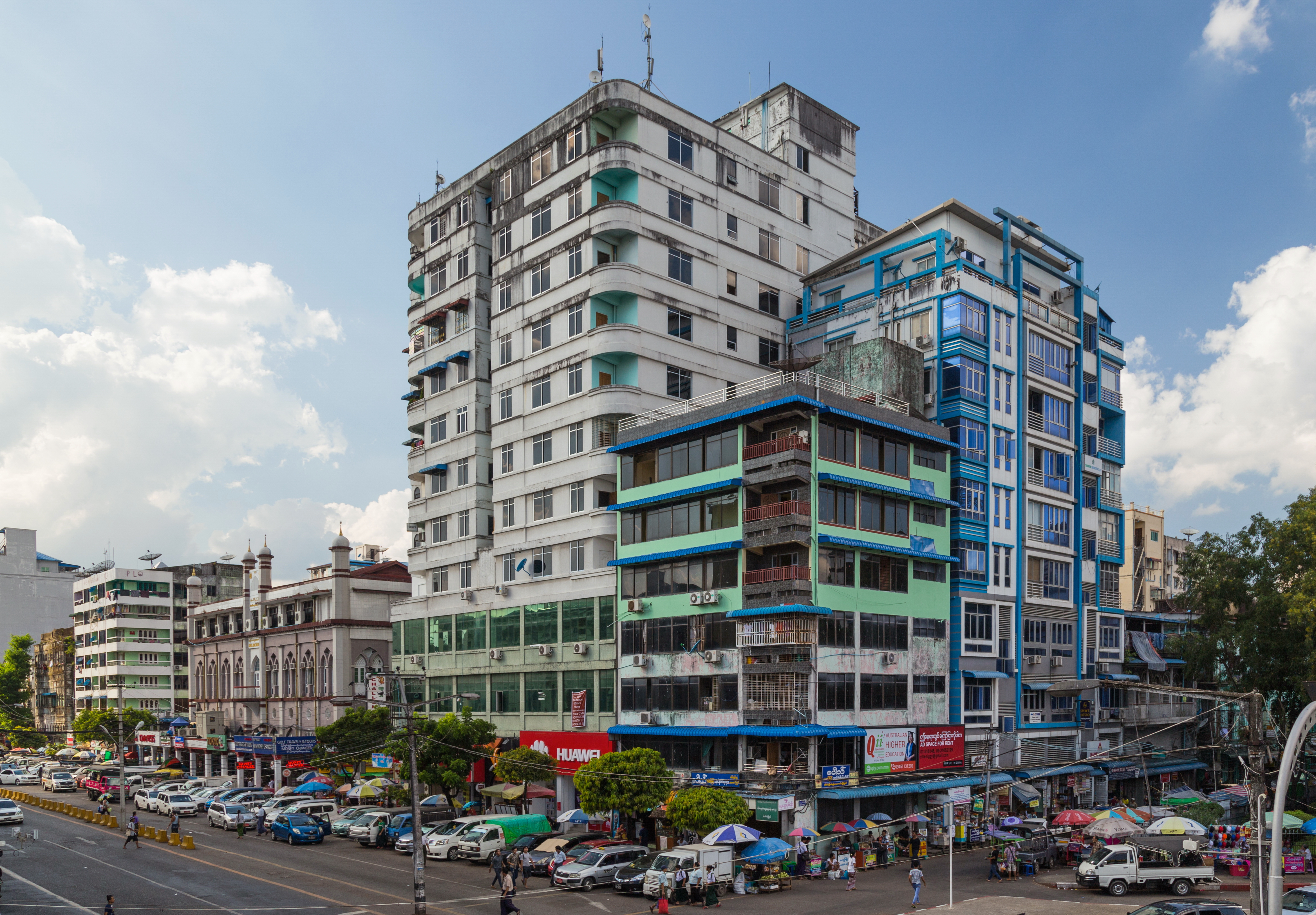 2016 Rangun, Budynek na skrzyżowaniu ulic- Maha Bandula Road i 32nd Street