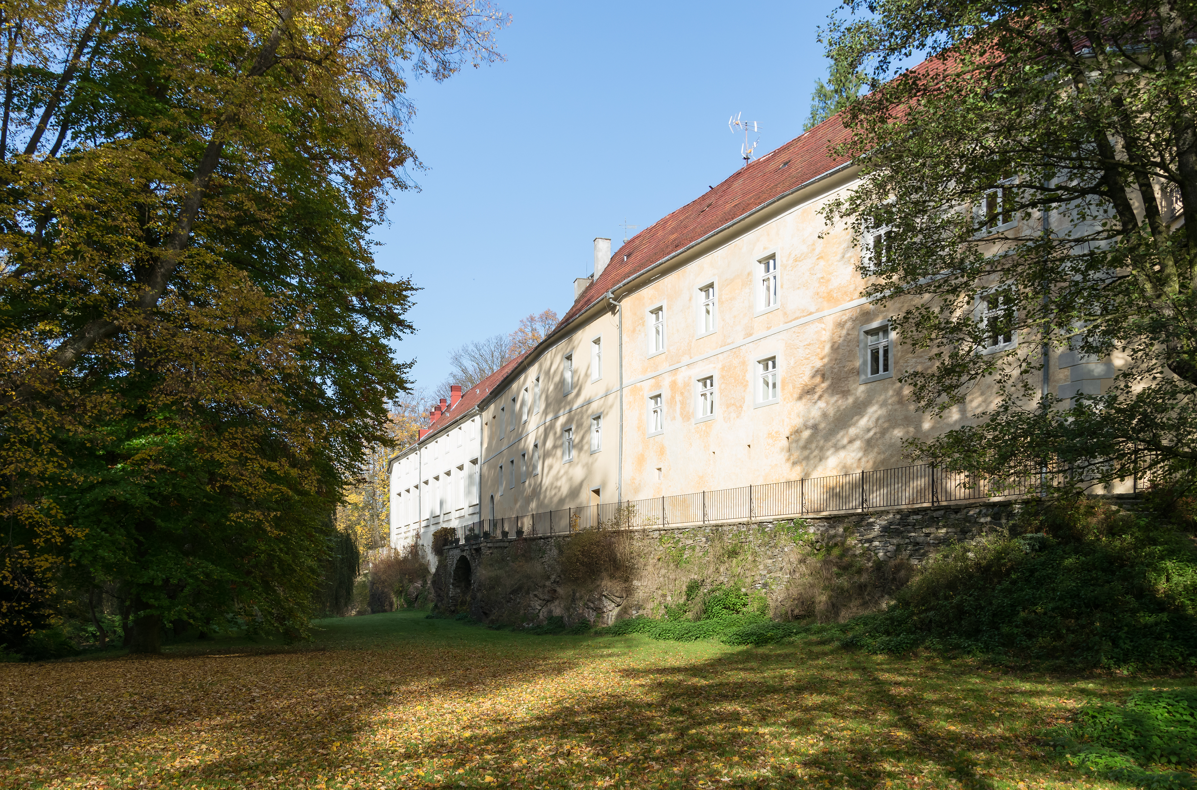 2017 Pałac w Trzebieszowicach 3