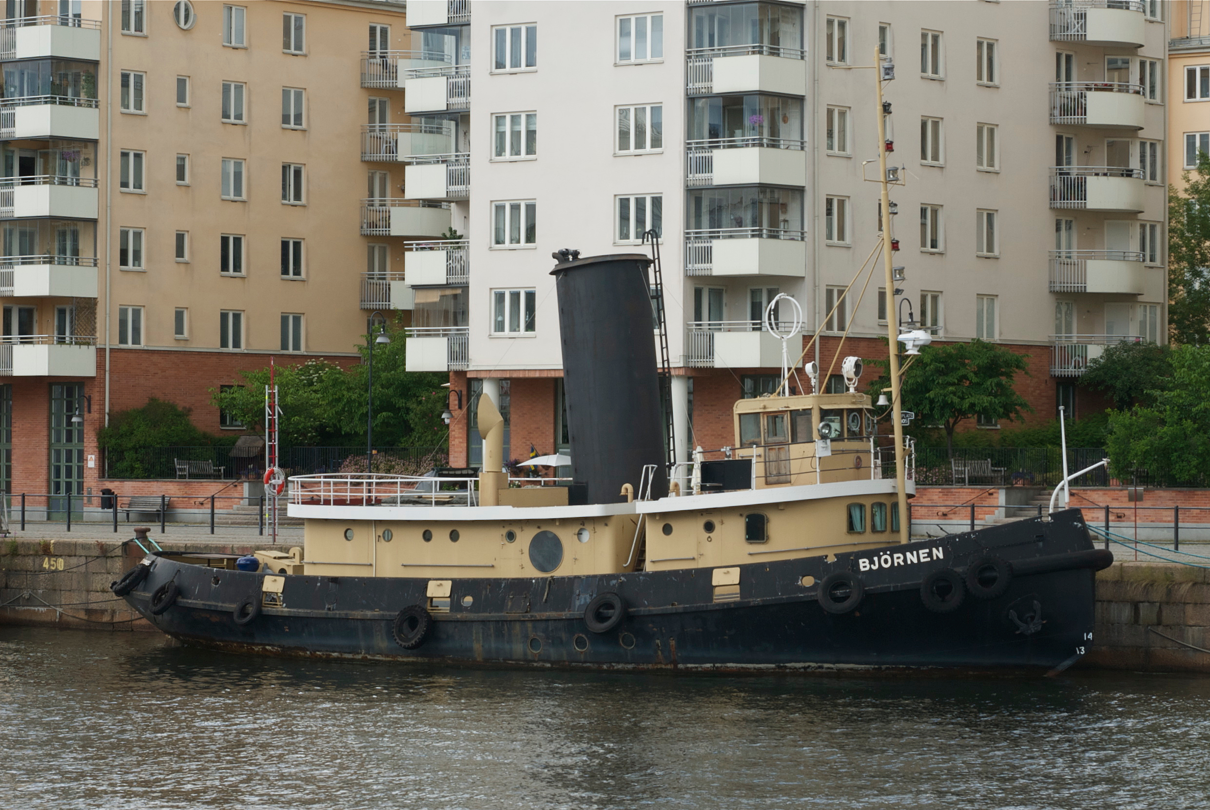 Bogserbåten Björnen juni 2011
