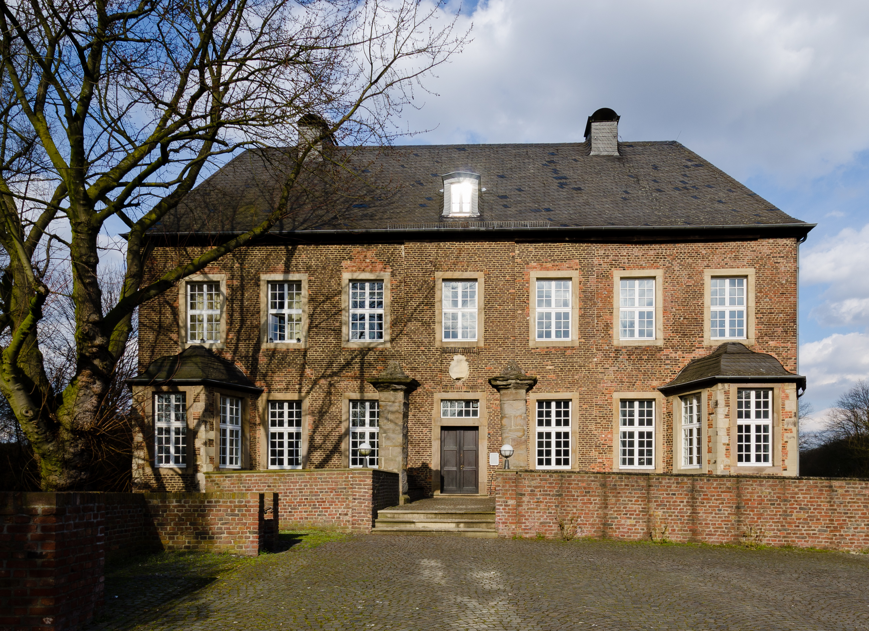 Burg-Vondern-Haupthaus-2013
