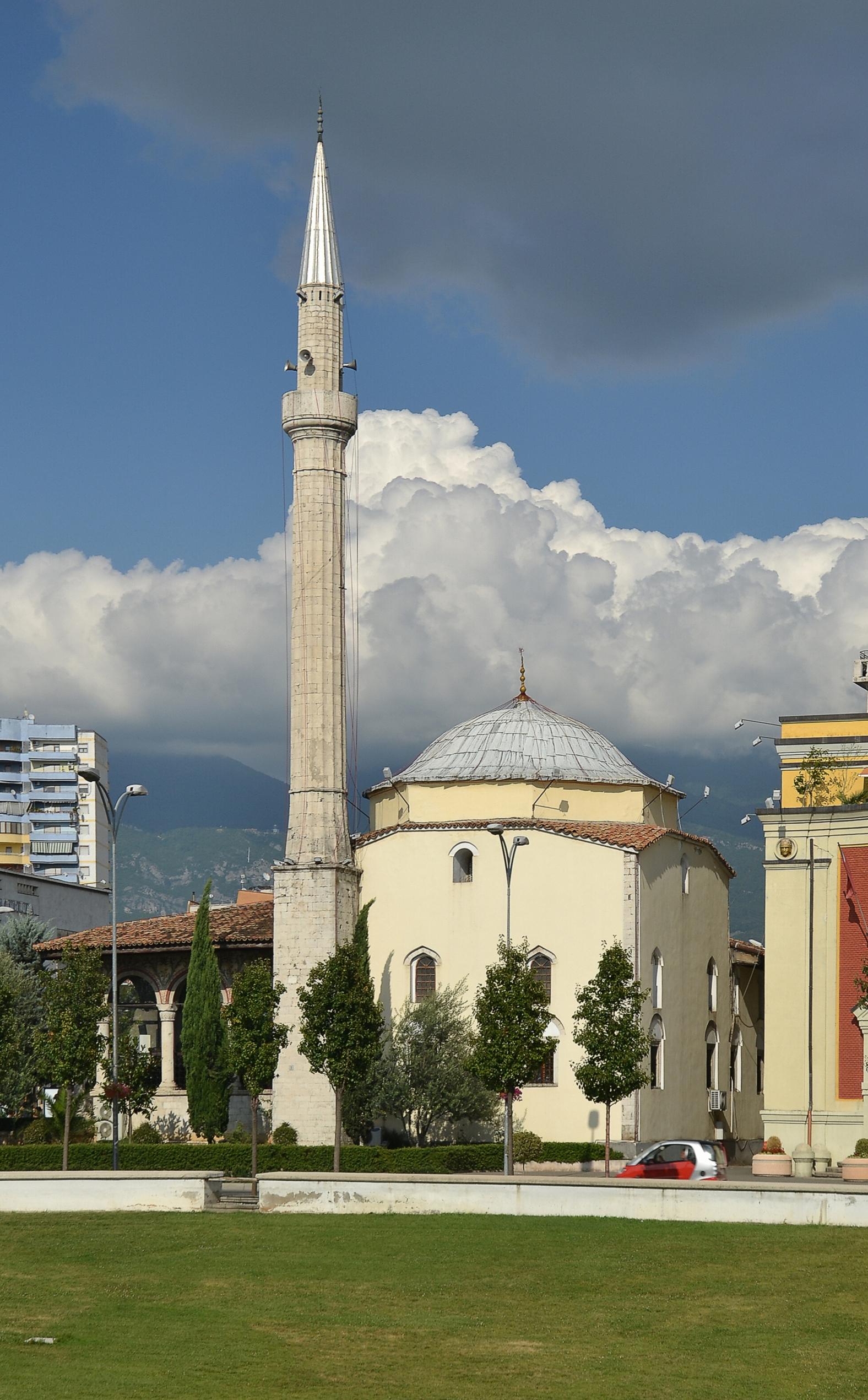 Ethem Bey mosque, Tirana (by Pudelek)