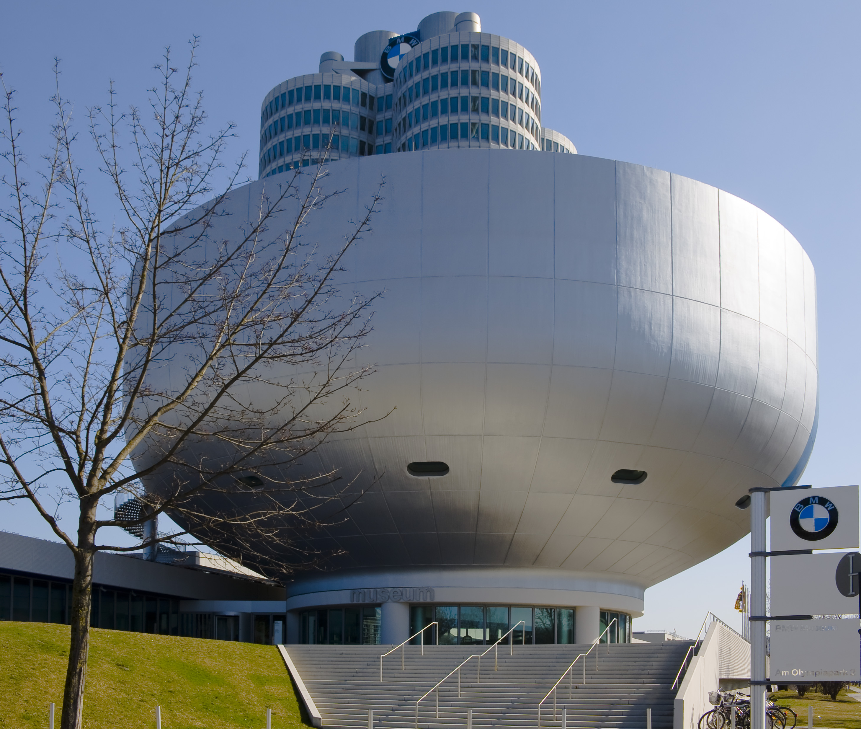 Museo de BMW, Múnich, Alemania2