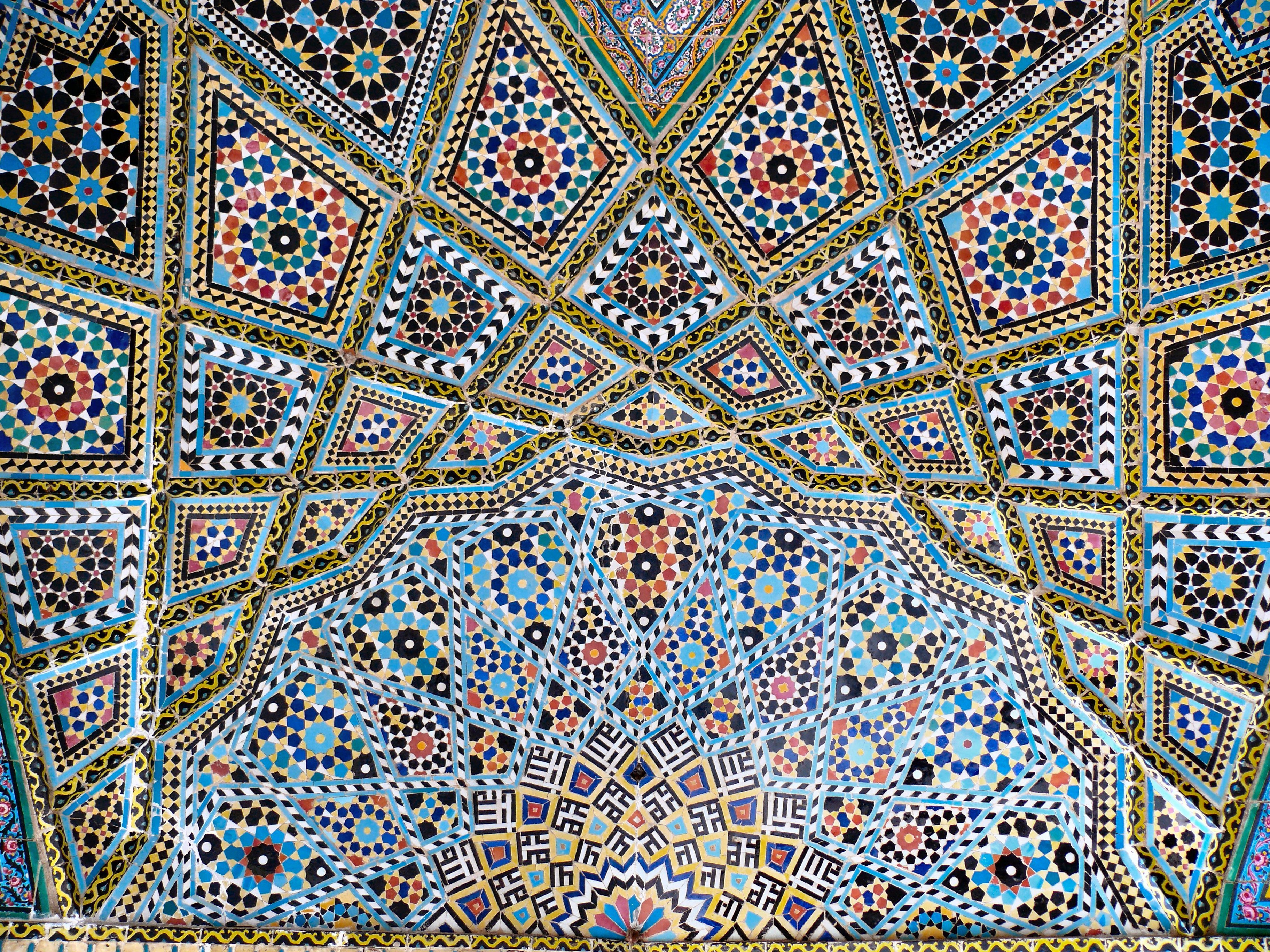Nasr ol Molk mosque vault ceiling 2