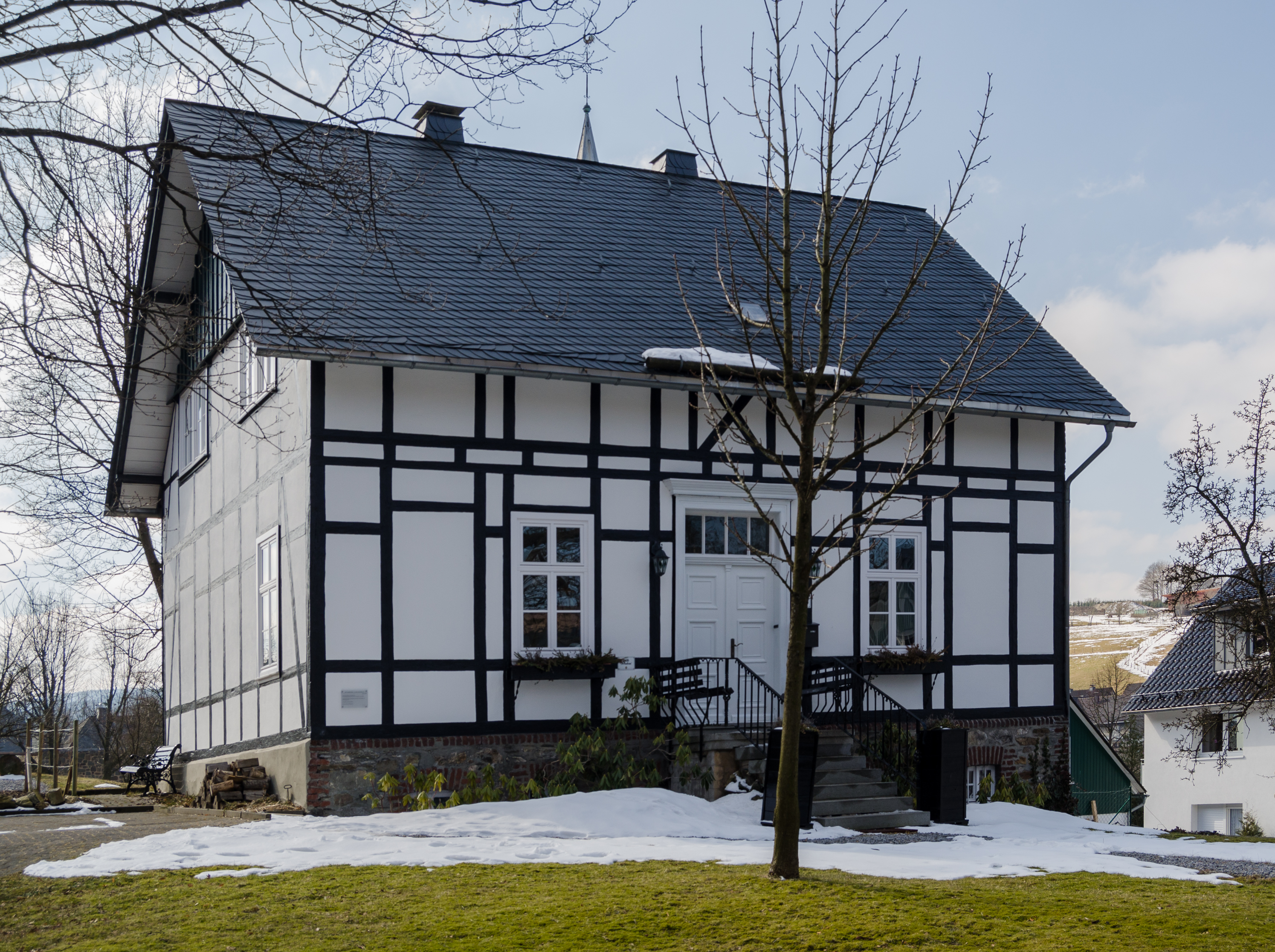 Olsberg, Bruchhausen, Altes Forsthaus, 2013-04 CN-01
