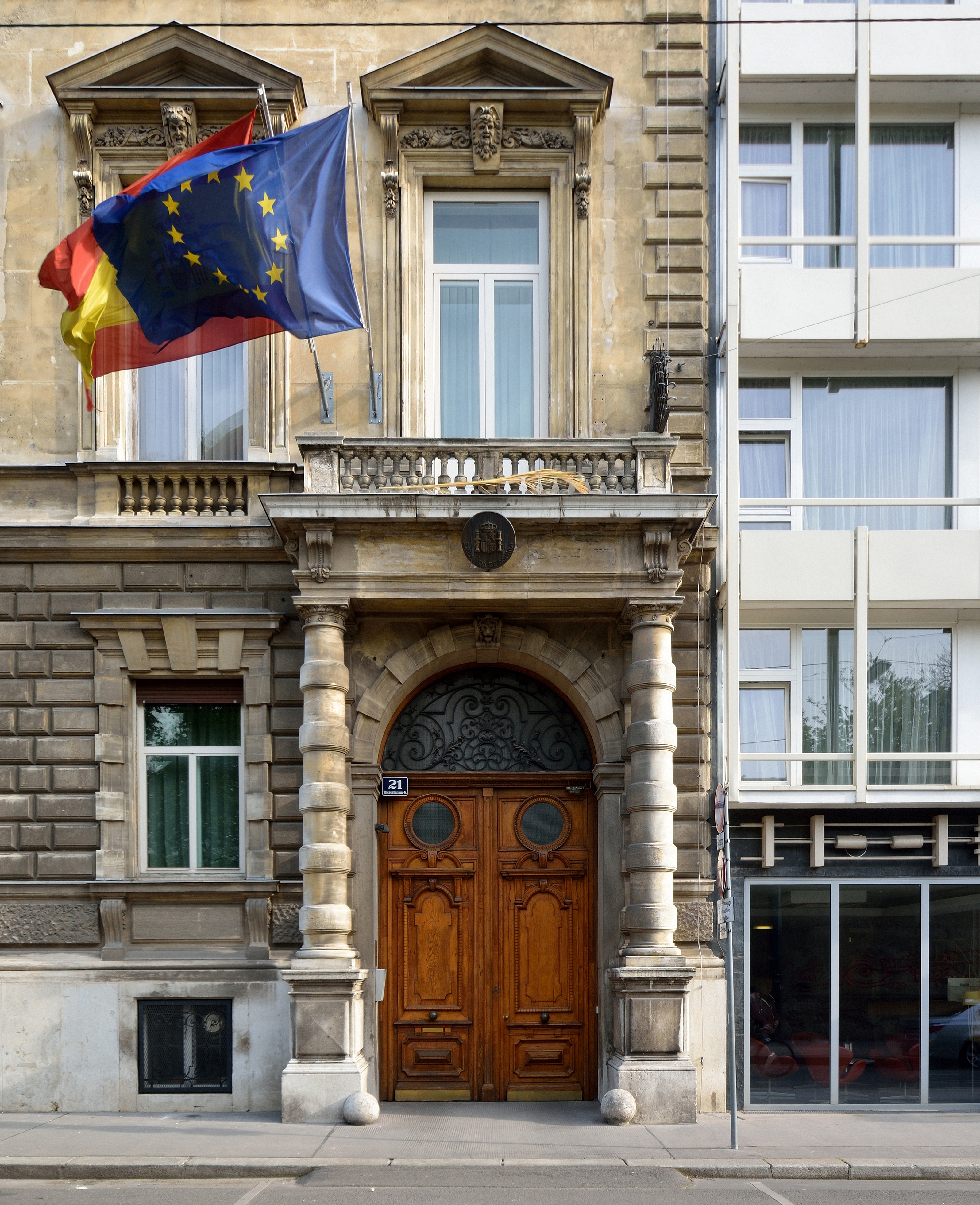 Palais Adolf Ritter von Schenk spanische Botschaft Portal DSC 9136w