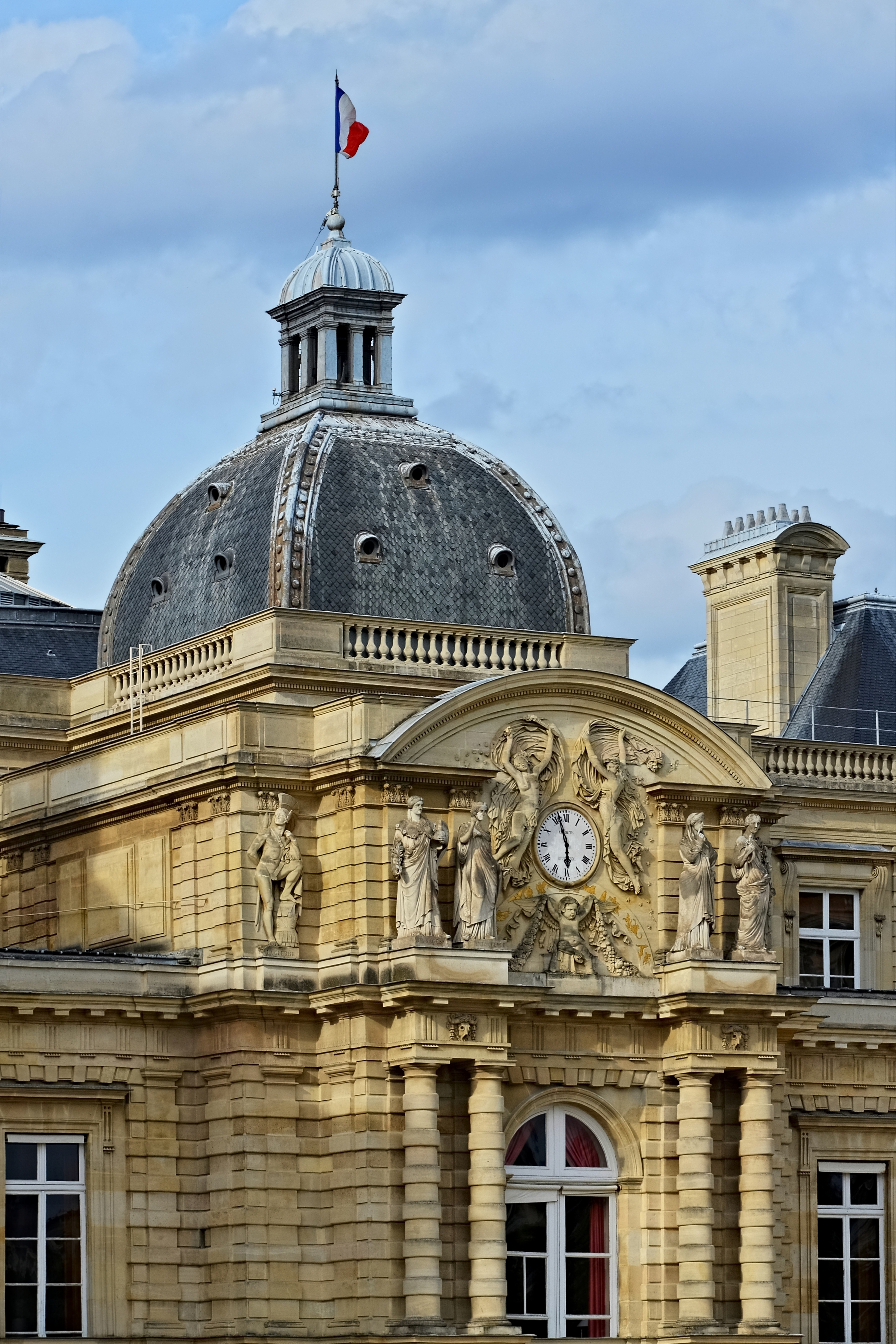 Paris Palais du Luxembourg Fronton&dôme 2014