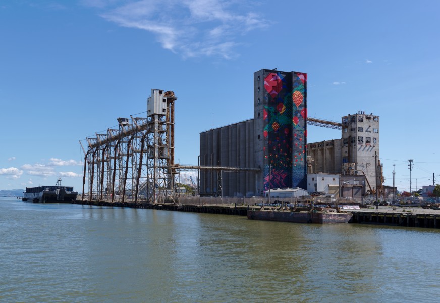Abandoned grain silos at Pier 90, San Francisco 3