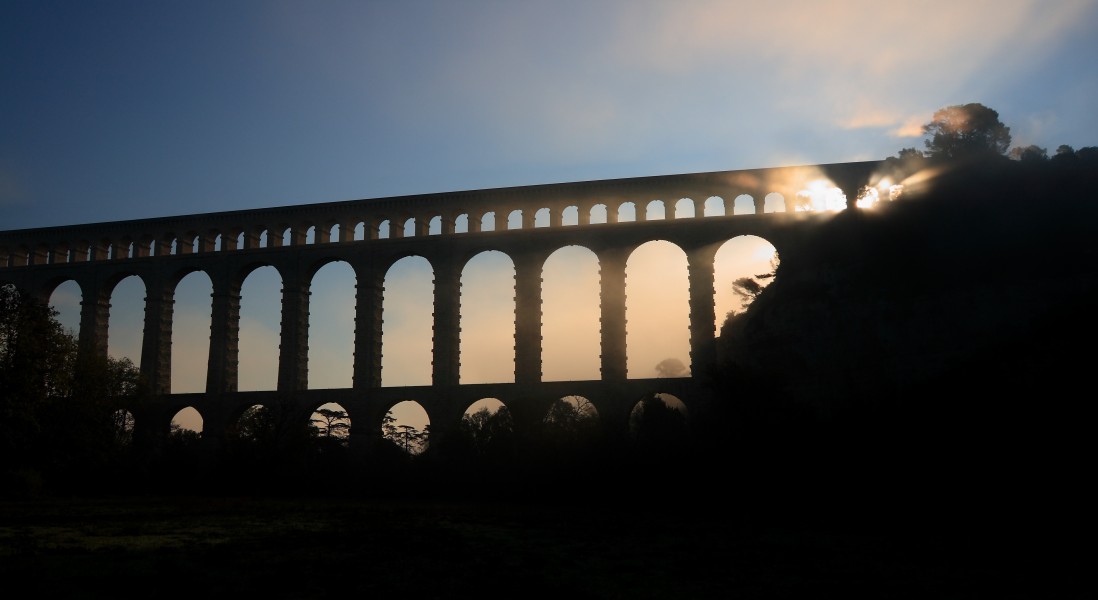 Aqueduc de Roquefavour vu du champs au Nord Est