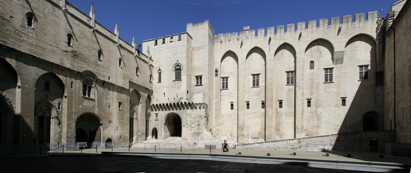 Avignon Papal Palace - Court d'honneur