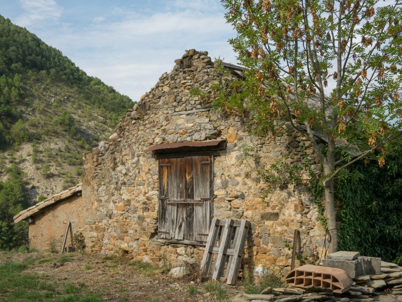 Badaín - Edificio rural 01