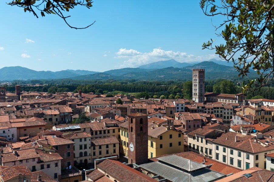 Blick vom Torre Guinigi nach NW