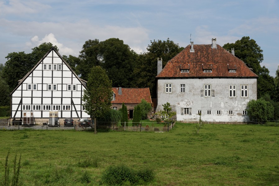 Burg Vellinghausen im Ortsteil Vellinghausen-Eilmsen der Großgemeinde Welver im Kreis Soest in Nordrhein-Westfalen A4