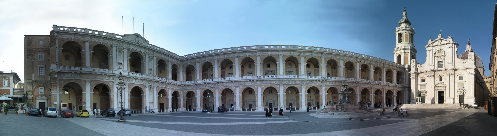 Cattedrale Loreto square panorama