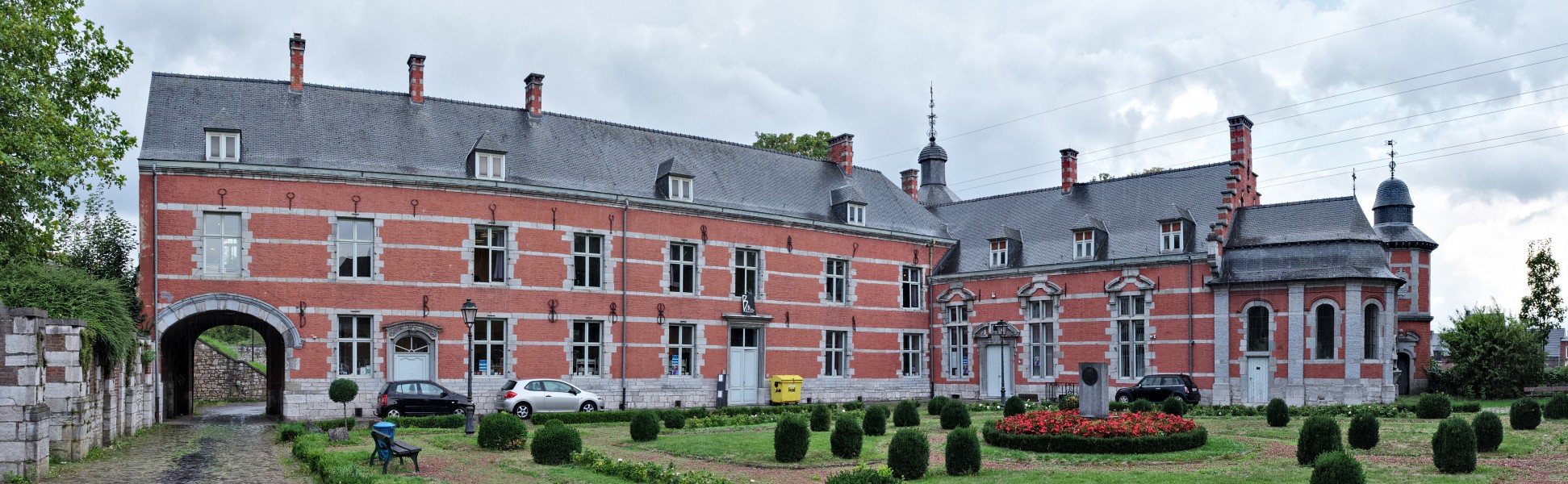 Château Bilquin-de Cartier in Marchienne-au-Pont, Charleroi (DSCF7726-DSCF7728)