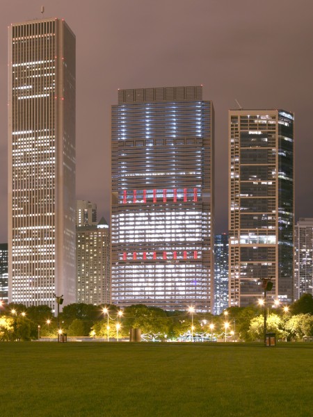 Chicago Grant Park night pano (Blue Cross Blue Shield Tower 