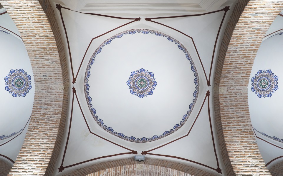 Ајдар кади џамија, Битола (enterance domes of Hajdar Kadi Mosque, Bitola)