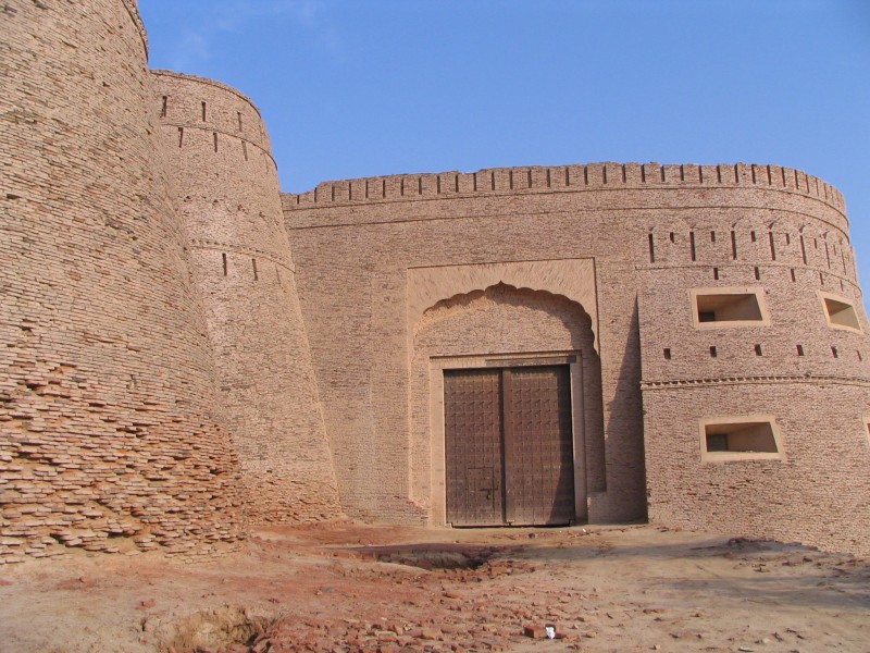 Derawar Fort 1 by gul791