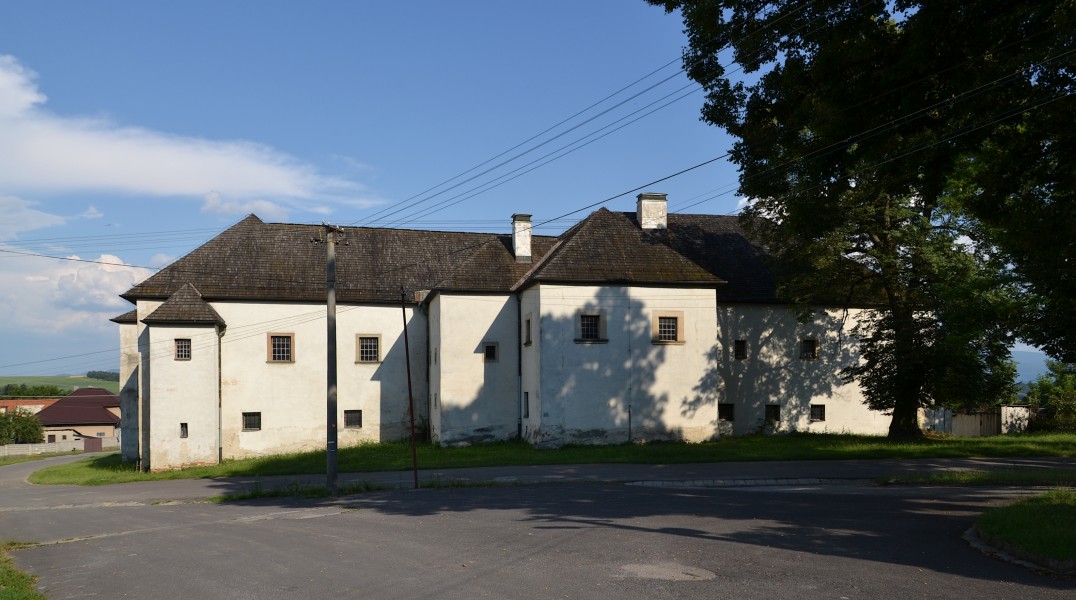 Diviacka Nová Ves (Divékújfalu, Divickneudorf) - manor