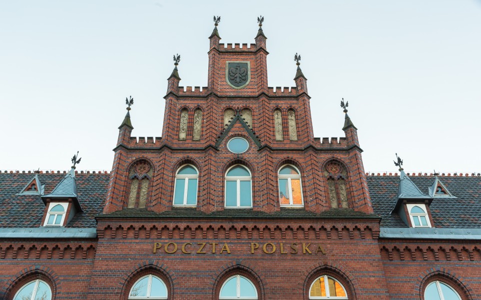 Edificio de Correos, Gniezno, Polonia, 2014-12-26, DD 04