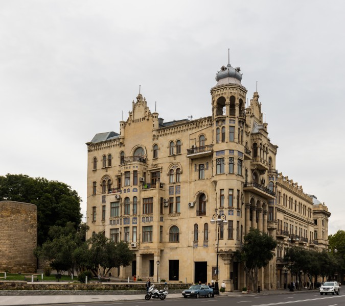Edificio en Baku, Azerbaiyán, 2016-09-28, DD 36
