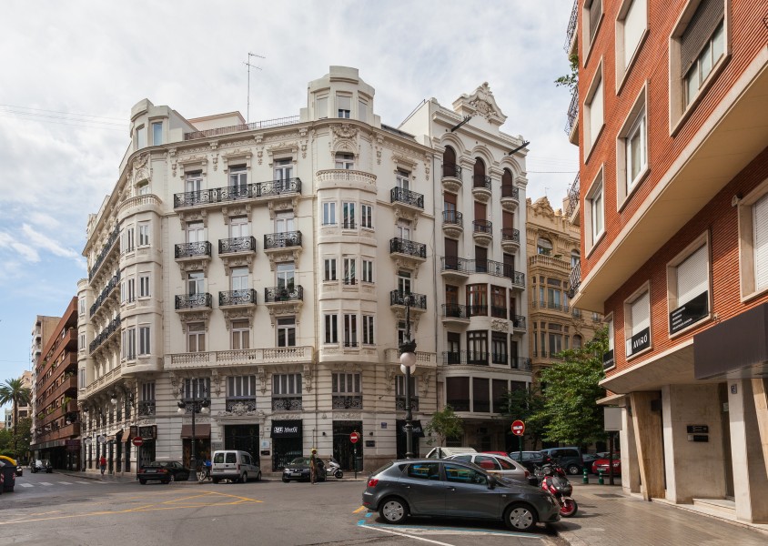 Edificio en la calle Cirilo Amorós, Valencia, España, 2014-06-29, DD 10