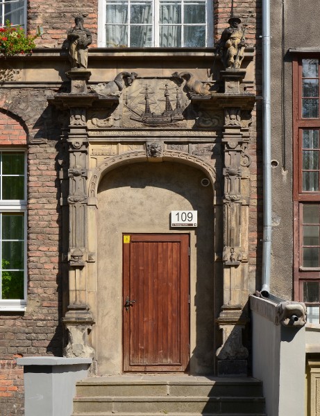 Gdańsk, Świętego Ducha, Dom Żeglarzy, portal