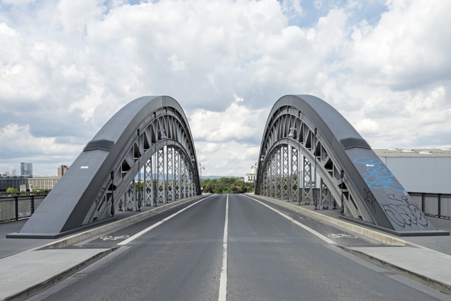 GER-2016-Frankfurt-Bridge 03 (Honsellbrücke)