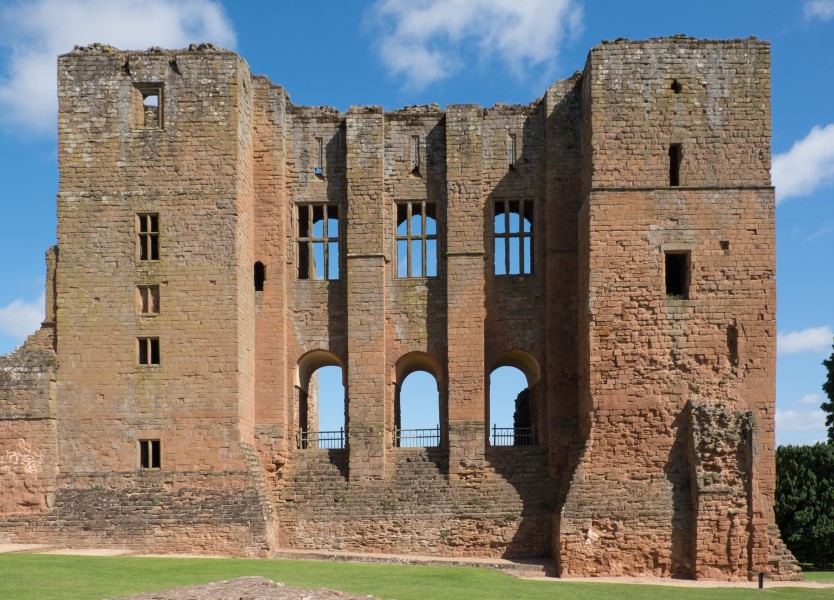 Kenilworth Castle keep from the south 2016