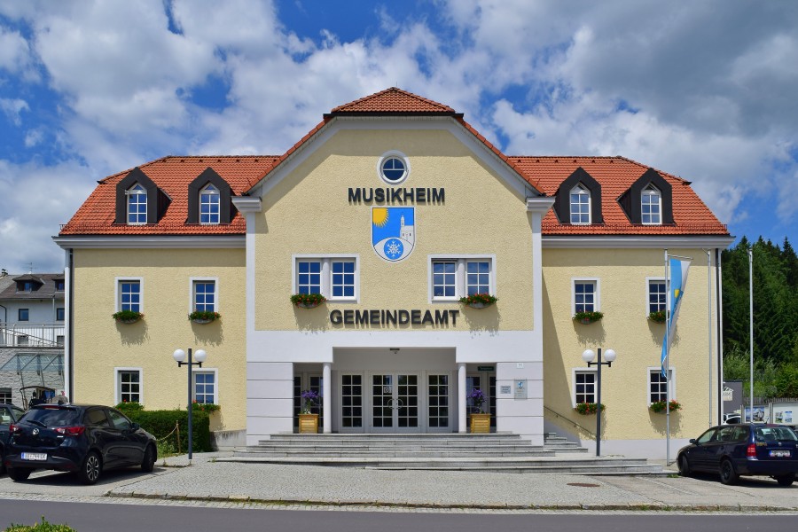 Kirchschlag - Gemeindeamt und Musikheim - 1