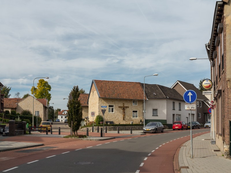 Kunrade, straatzicht Heerlerweg-Pontstraat foto2 2014-09-28 11.29