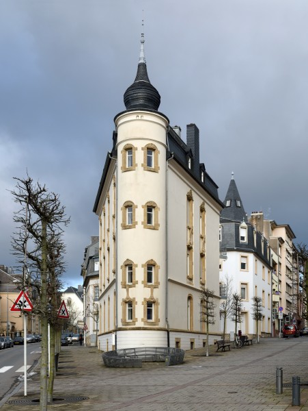 Luxembourg City Streckeisen - Flat Iron Building from SSW