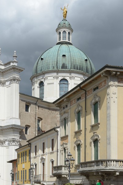 Montichiari Piazza Santa Maria e cupola del duomo