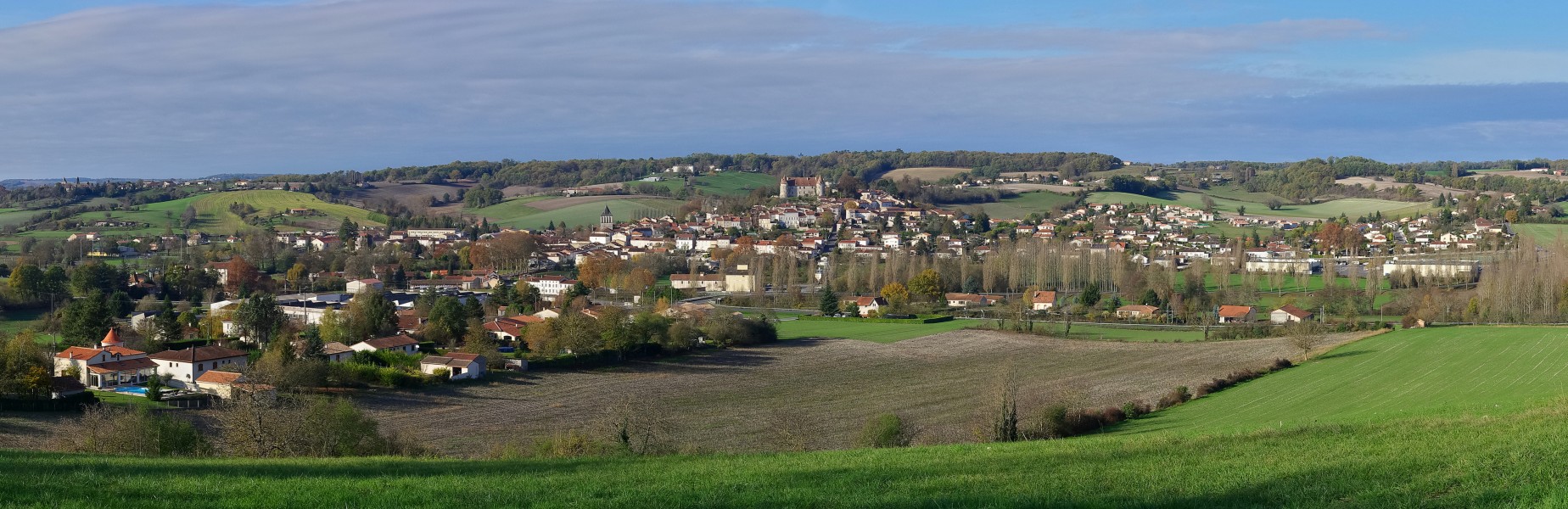 Montmoreau Panorama 2011
