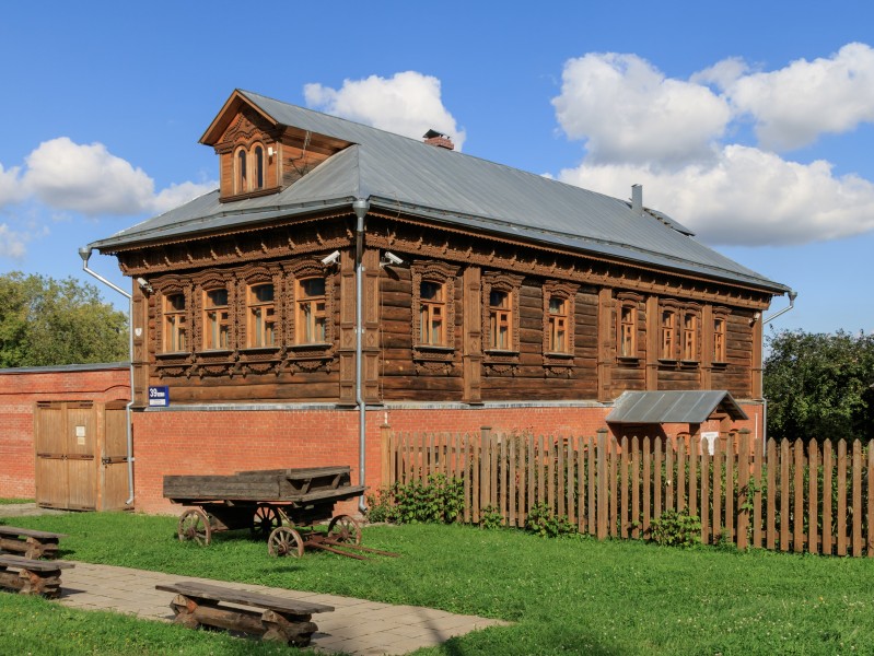 Moscow Kolomenskoe wooden farmhouse 08-2016