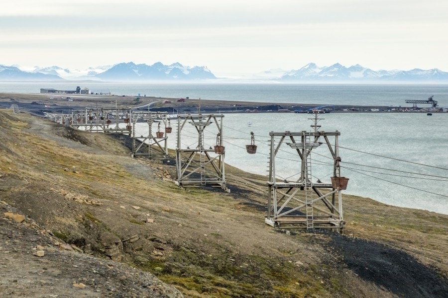 NOR-2016-Svalbard-Longyearbyen-No 3 Cable car 02