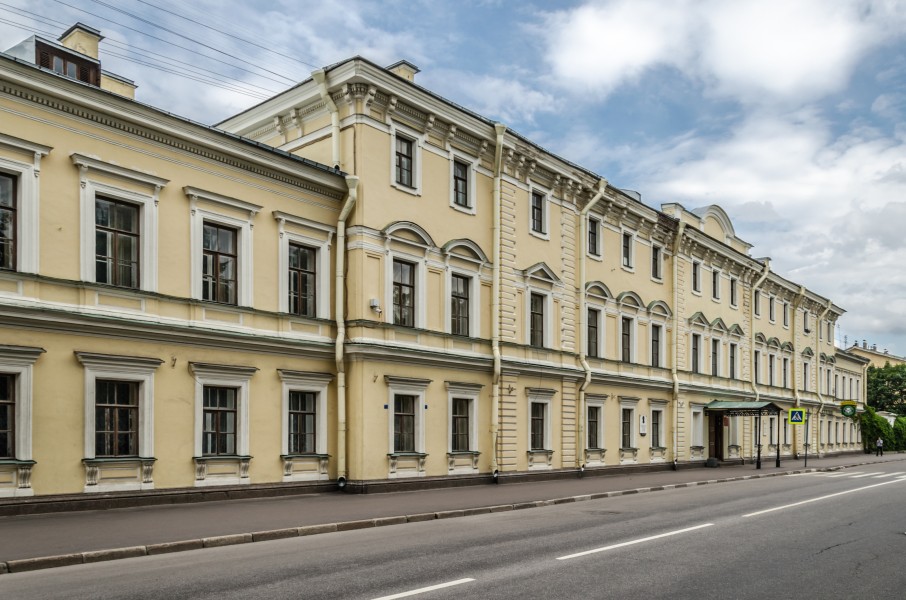 Officers house in Kronstadt 01