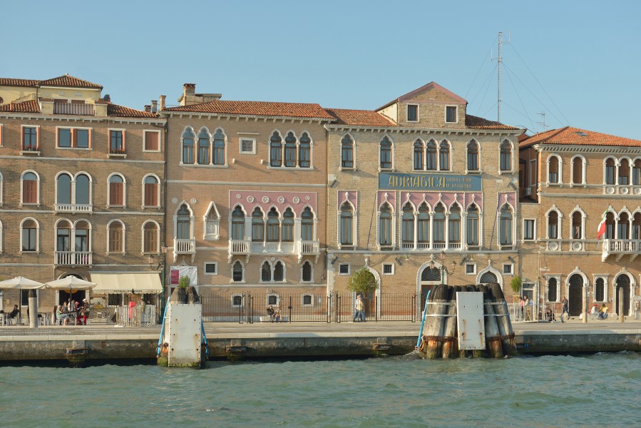 Palazzo Cosulich giorno Zattere Venezia