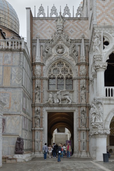 Porta della Carta Palazzo Ducale Piazzetta San Marco