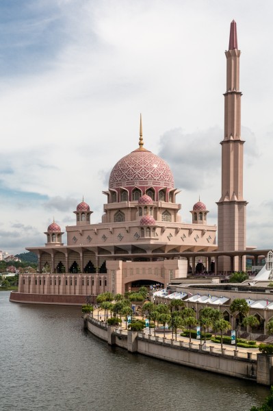 Putrajaya malaysia Putra-Mosque-01