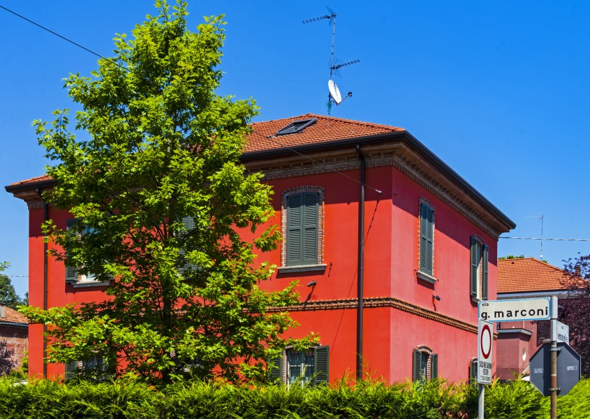 Red house on Via Marconi, Crespi d'Adda