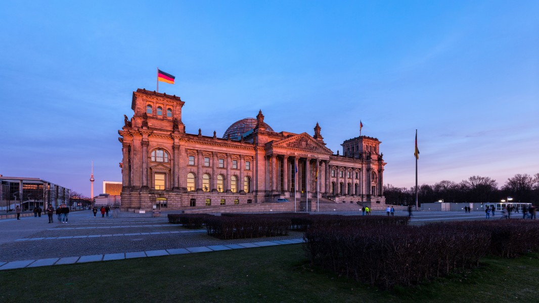 Reichstagsgebäude bei Sonnenuntergang, 170325, ako
