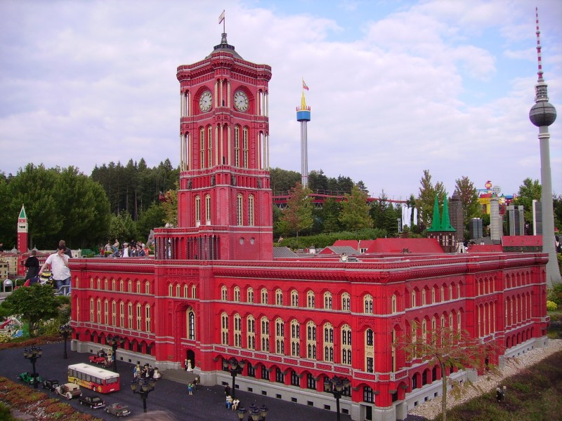 Rotes Rathaus Legoland 01