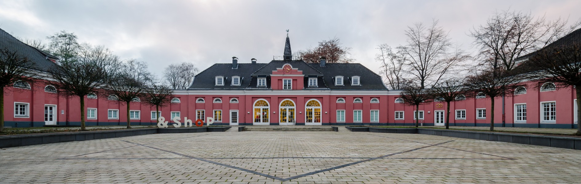 Schloss-Oberhausen-Innenhof-2012