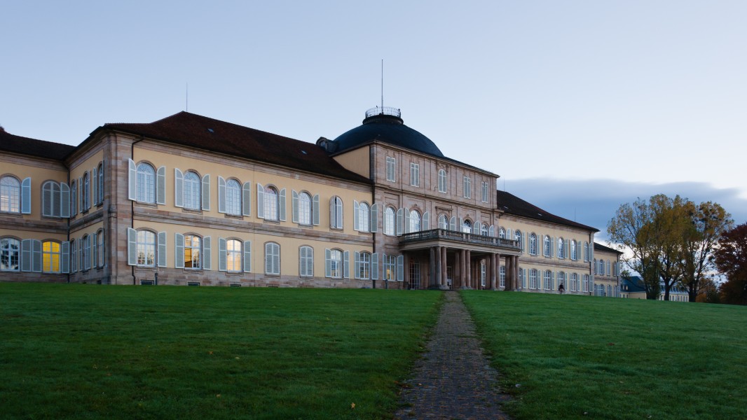 Schloss Hohenheim 2013 01 before dawn