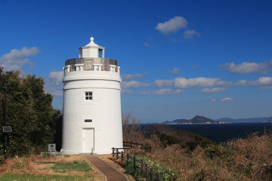 Sugashima Lighthouse and Kami Island (2016-01-16)
