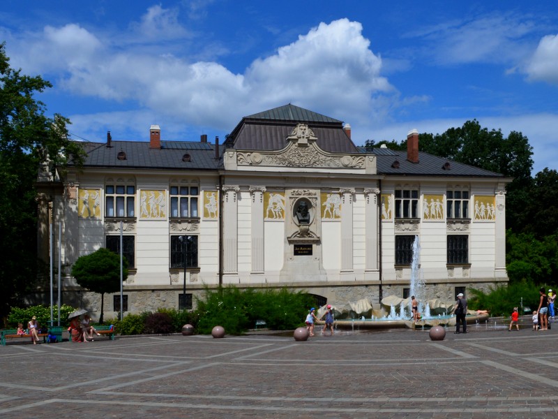 Szczepanski Square 10