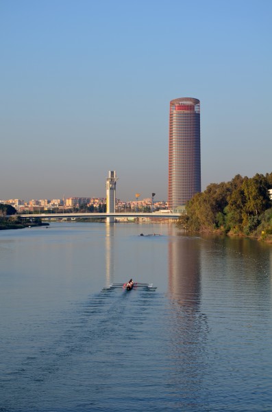 Torre Sevilla desde Puente de la Barqueta