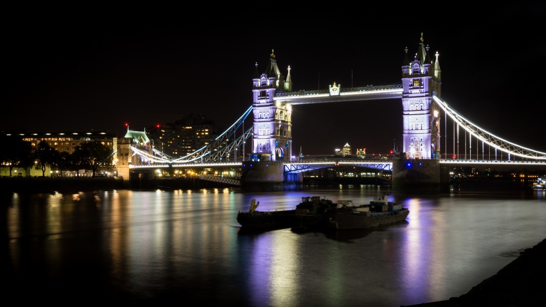 Tower Bridge - Thames Night Long Exposure 01