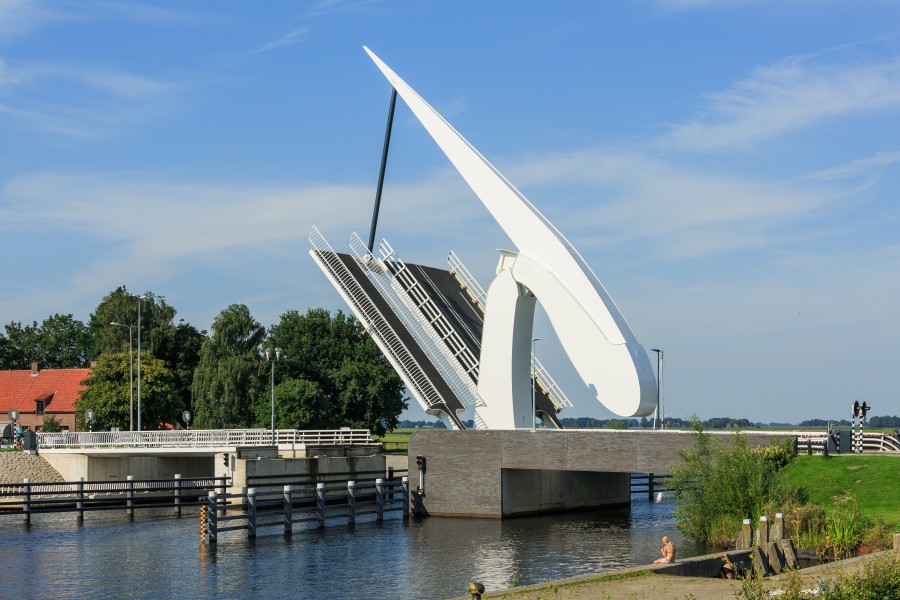 Vollenhove Netherlands Bridge-over-Vollenhoverkanaal-01